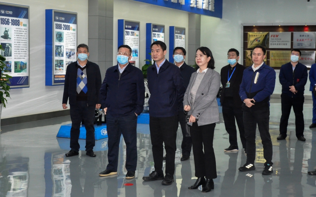 昆明市委常委杨东伟一行到云南威廉希尔中文官网动力集团有限公司开展调研